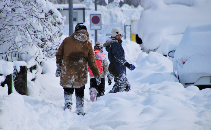 Räumpflicht im Winter – wer muss wann streuen und schippen?