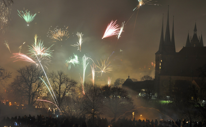Welche Versicherung haftet bei Silvesterschäden?