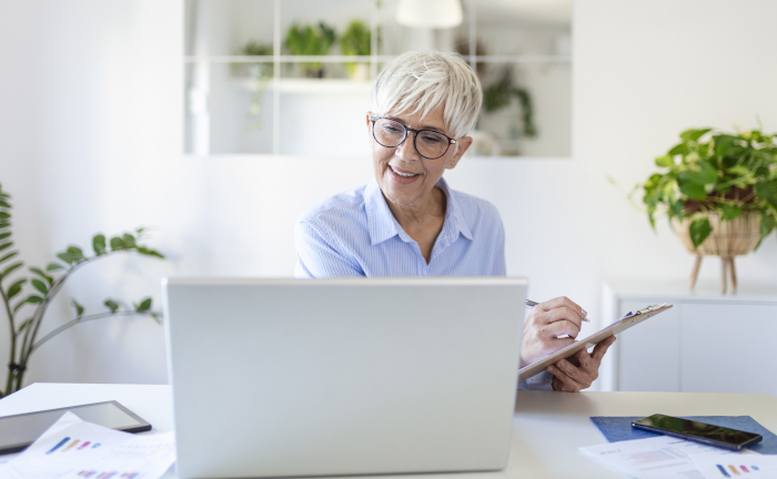 Für niedrige Beiträge im Alter: PKV mit Fondsrente kombinieren